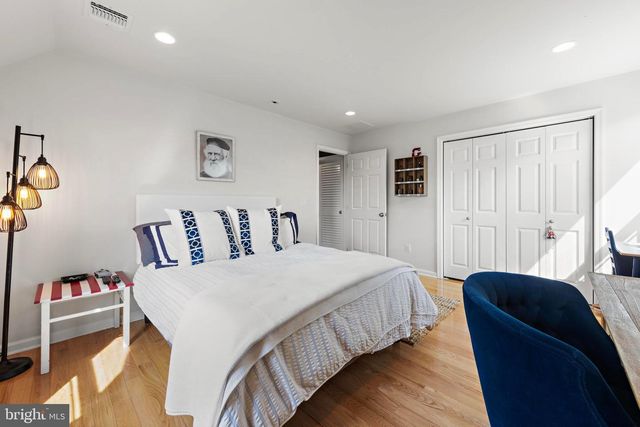 210 OCEAN STREET, Beach Haven, NJ 08008