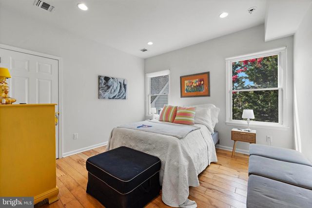 210 OCEAN STREET, Beach Haven, NJ 08008