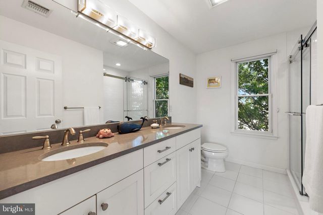 210 OCEAN STREET, Beach Haven, NJ 08008