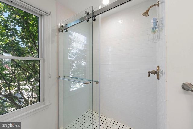 210 OCEAN STREET, Beach Haven, NJ 08008