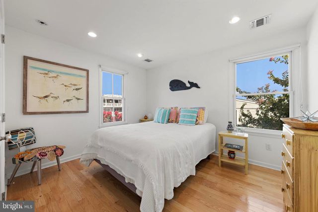 210 OCEAN STREET, Beach Haven, NJ 08008