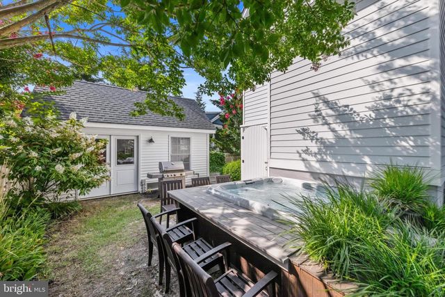 210 OCEAN STREET, Beach Haven, NJ 08008