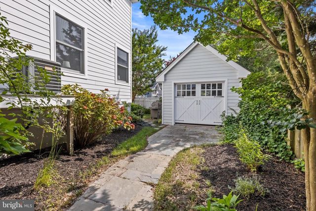 210 OCEAN STREET, Beach Haven, NJ 08008