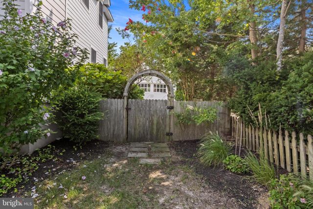 210 OCEAN STREET, Beach Haven, NJ 08008