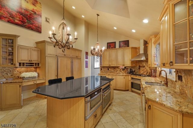 29 Dogwood Trl, Hardyston Twp., NJ 07460