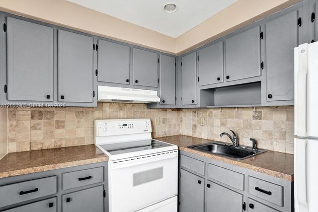 710 N Ocean Blvd 812, Pompano Beach, FL 33062