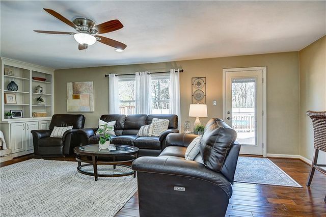 713 Norman WAY, Chesapeake, VA 23322