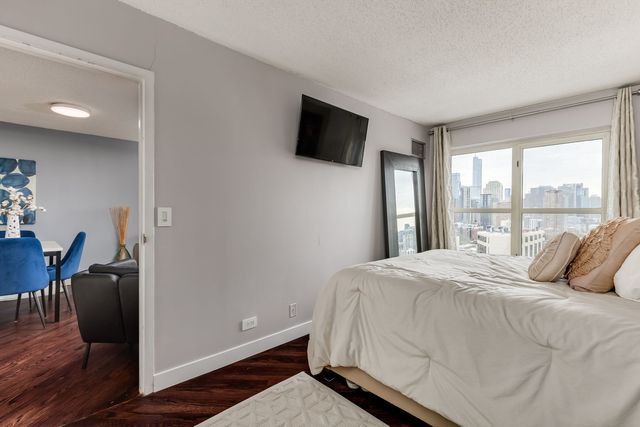 1212 N La Salle Drive 2303, Chicago, IL 60610