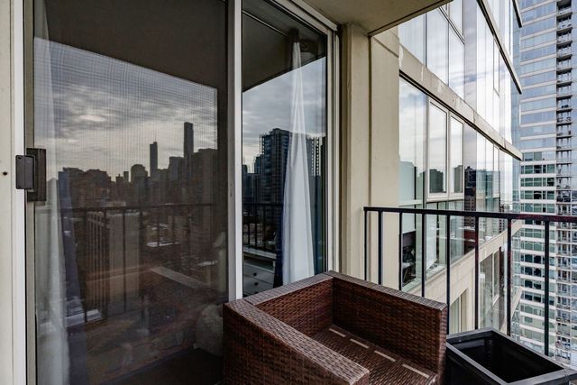 1212 N La Salle Drive 2303, Chicago, IL 60610