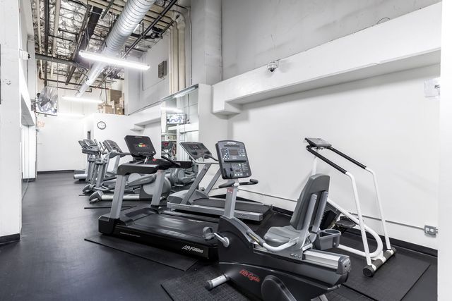 1212 N La Salle Drive 2303, Chicago, IL 60610