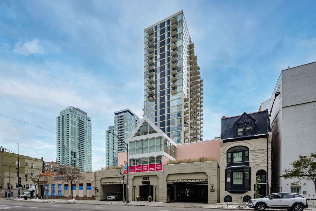 1212 N La Salle Drive 2303, Chicago, IL 60610