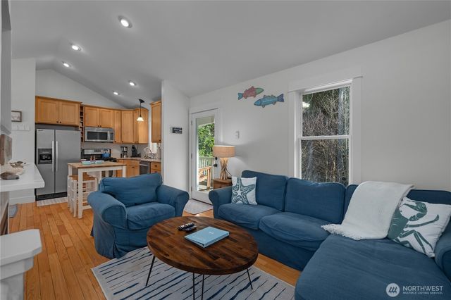 73 Sellwood Lane, Pacific Beach, WA 98571