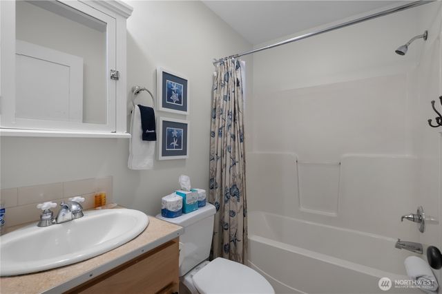 73 Sellwood Lane, Pacific Beach, WA 98571