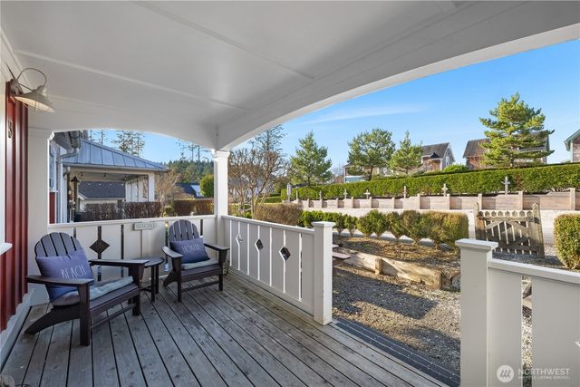 73 Sellwood Lane, Pacific Beach, WA 98571