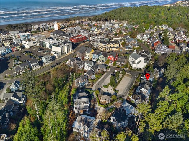 73 Sellwood Lane, Pacific Beach, WA 98571