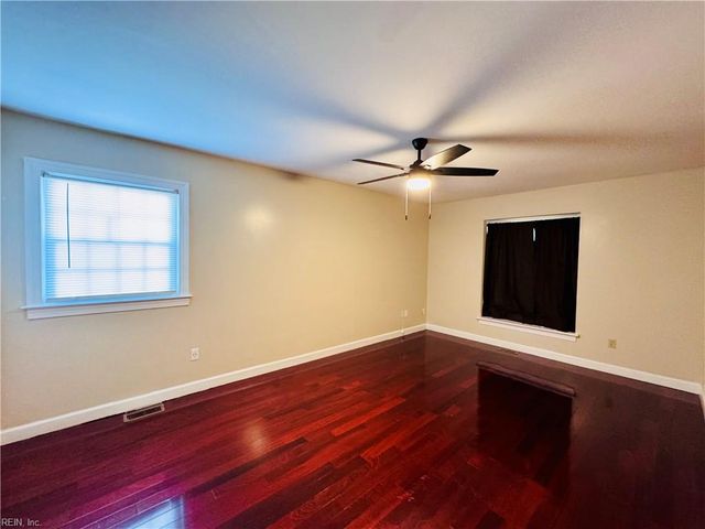 106 Santa Barbara DR, Hampton, VA 23666