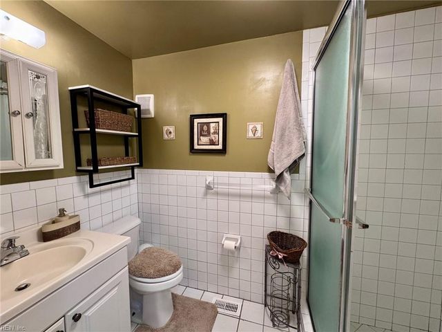 106 Santa Barbara DR, Hampton, VA 23666