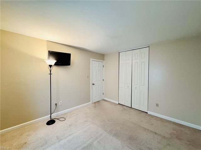 106 Santa Barbara DR, Hampton, VA 23666