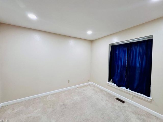 106 Santa Barbara DR, Hampton, VA 23666