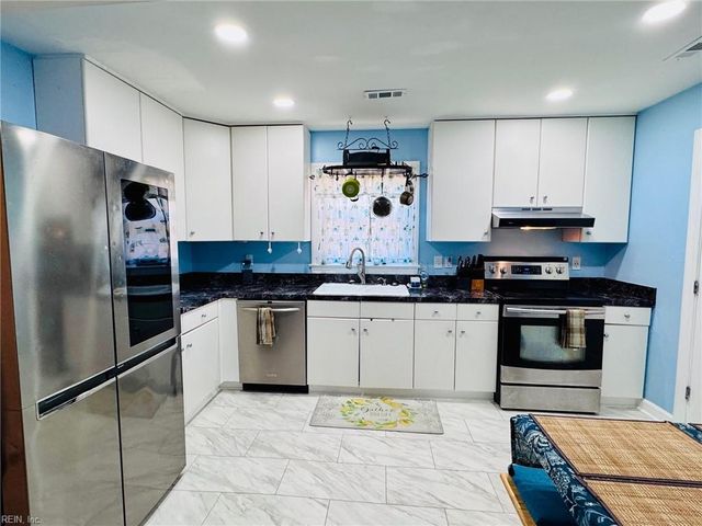 106 Santa Barbara DR, Hampton, VA 23666