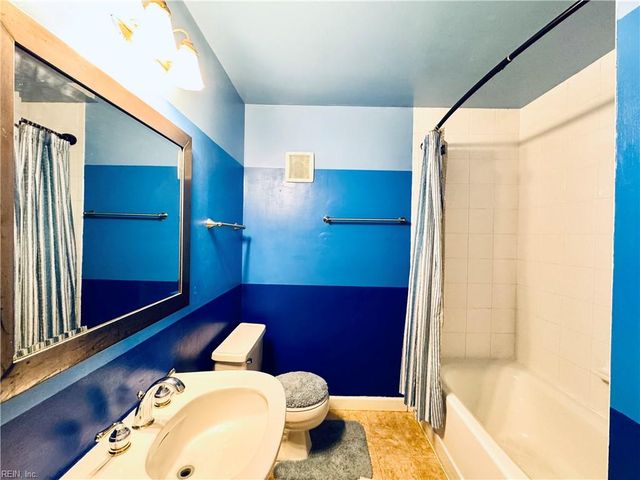 106 Santa Barbara DR, Hampton, VA 23666