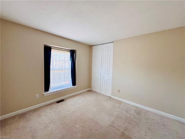 106 Santa Barbara DR, Hampton, VA 23666