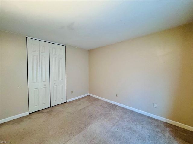 106 Santa Barbara DR, Hampton, VA 23666