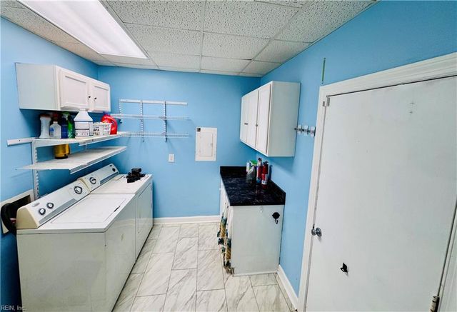 106 Santa Barbara DR, Hampton, VA 23666