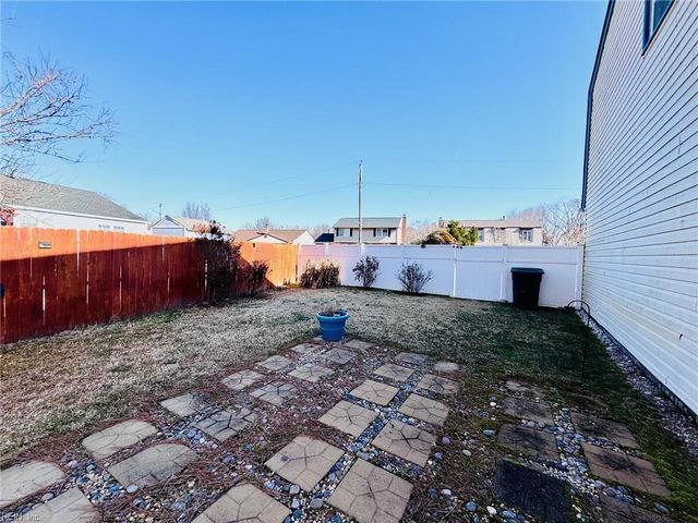 106 Santa Barbara DR, Hampton, VA 23666