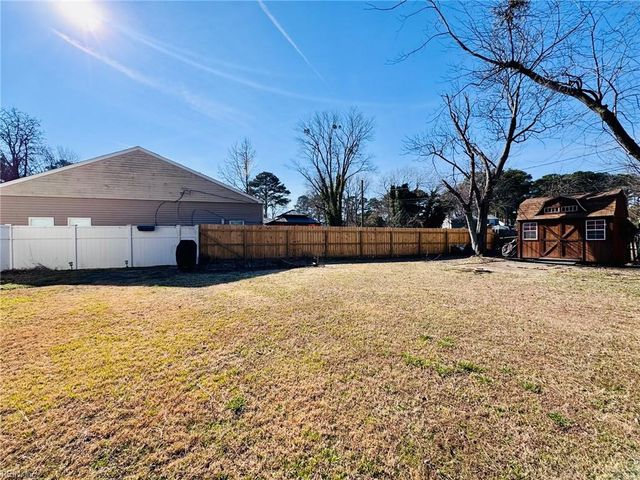 106 Santa Barbara DR, Hampton, VA 23666