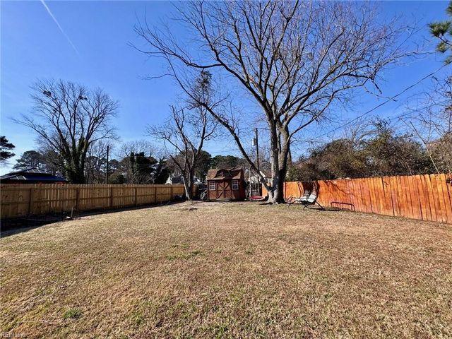 106 Santa Barbara DR, Hampton, VA 23666