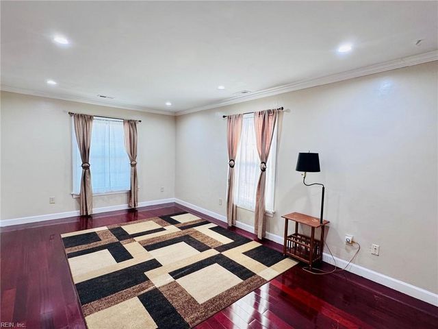 106 Santa Barbara DR, Hampton, VA 23666