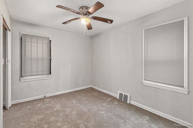 9336 Sussex St Street, Detroit, MI 48228