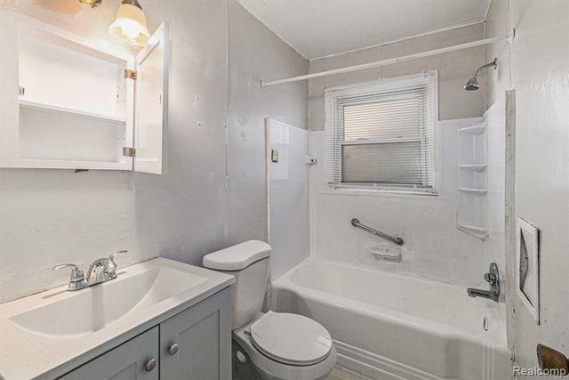 9336 Sussex St Street, Detroit, MI 48228