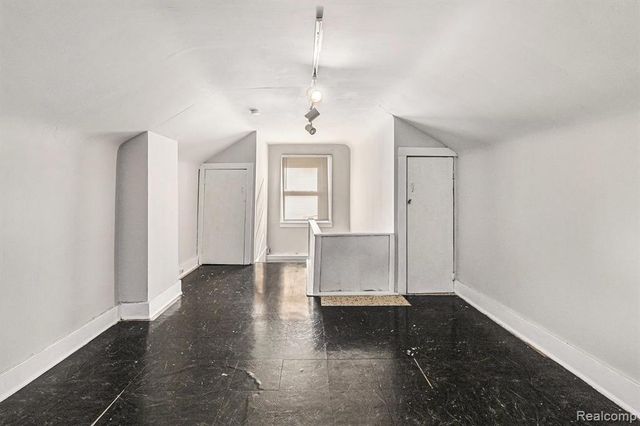 9336 Sussex St Street, Detroit, MI 48228