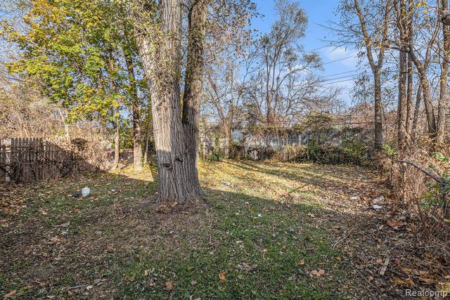 9336 Sussex St Street, Detroit, MI 48228