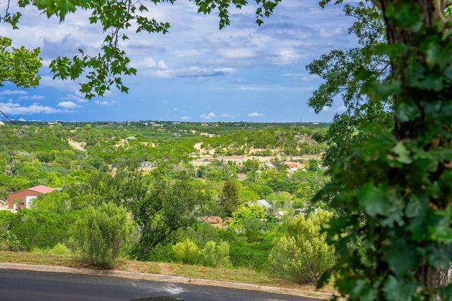 2017 Balmoral Dr, Kerrville, TX 78028