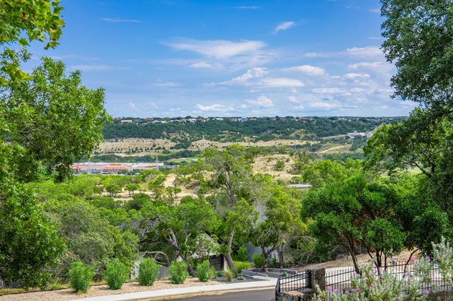 2017 Balmoral Dr, Kerrville, TX 78028