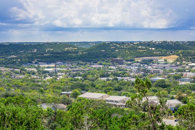 2017 Balmoral Dr, Kerrville, TX 78028