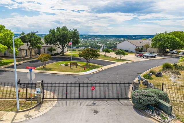 2017 Balmoral Dr, Kerrville, TX 78028