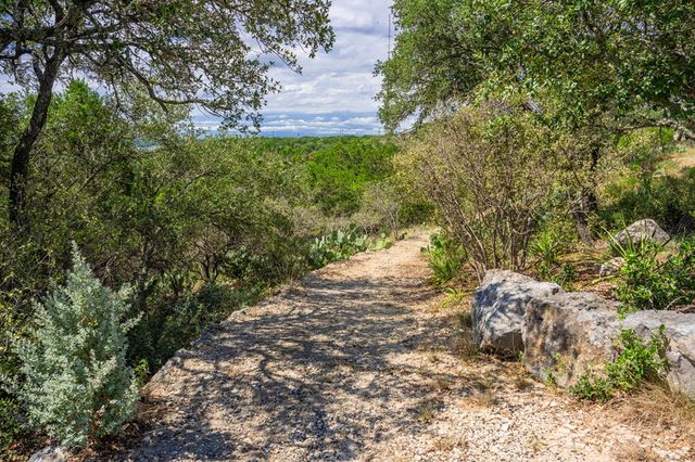 2017 Balmoral Dr, Kerrville, TX 78028