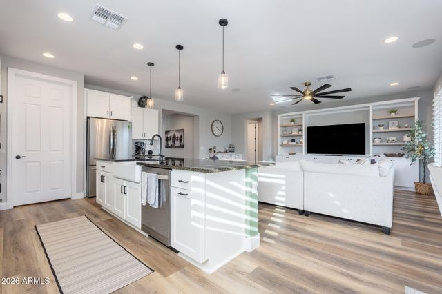 7773 W Cactus Wren Way, Florence, AZ 85132