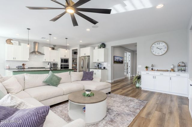 7773 W Cactus Wren Way, Florence, AZ 85132