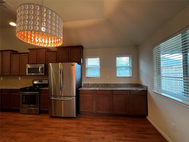 2708 Cottonwood Shores DR, Austin, TX 78725