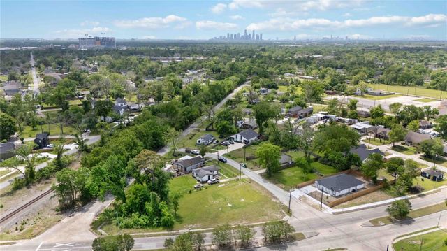 7720 Hoffman Street, Houston, TX 77016