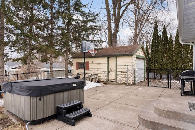 203 3rd Avenue NW, Buffalo, MN 55313