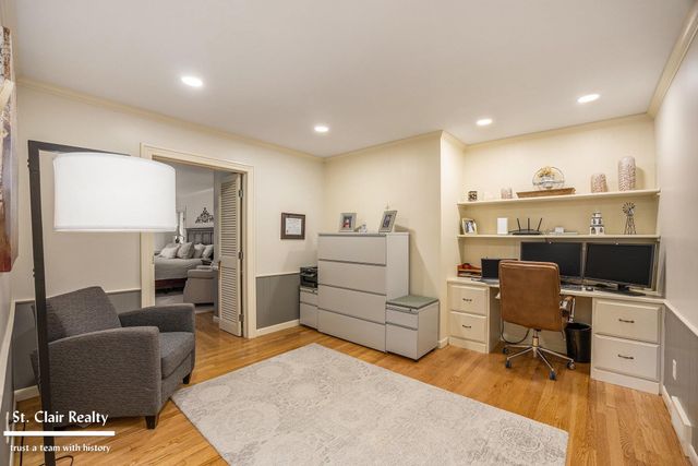 983 N Riverside Avenue, St Clair, MI 48079