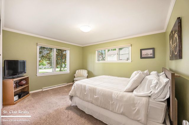 983 N Riverside Avenue, St Clair, MI 48079