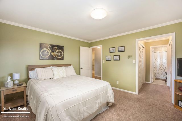 983 N Riverside Avenue, St Clair, MI 48079