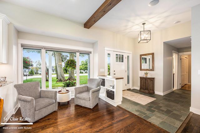 983 N Riverside Avenue, St Clair, MI 48079